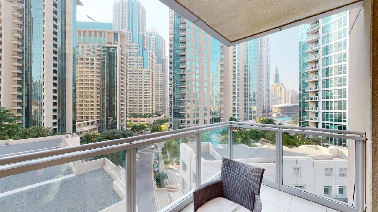 Stylish 2-Bed Apt Burj Khalifa And Fountain Views Apartment Dubai Exterior photo